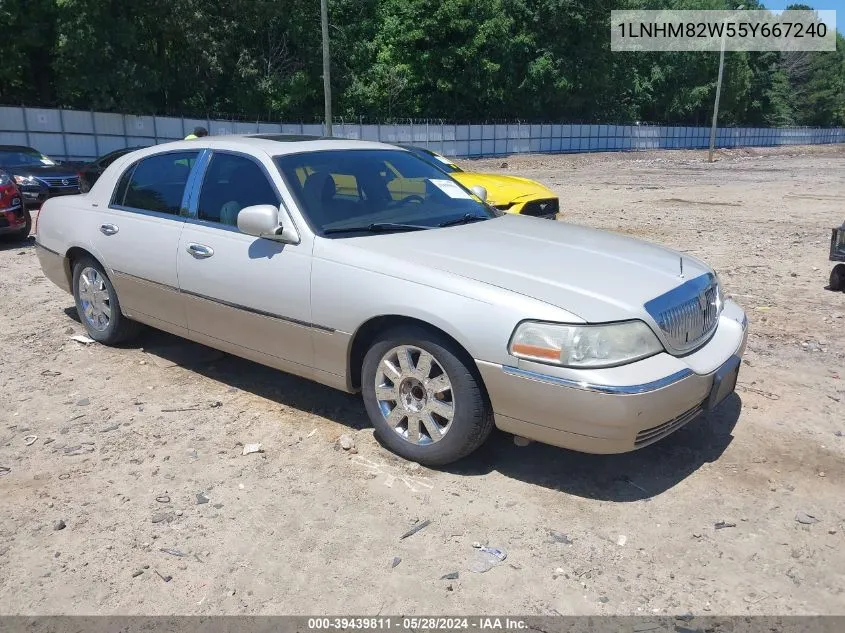 1LNHM82W55Y667240 2005 Lincoln Town Car Signature Limited