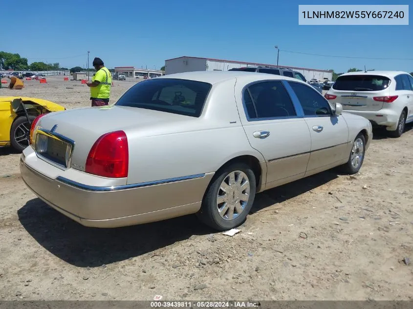 1LNHM82W55Y667240 2005 Lincoln Town Car Signature Limited