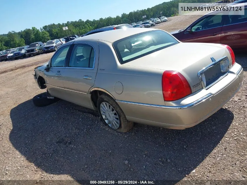 1LNHM81W55Y637124 2005 Lincoln Town Car Signature