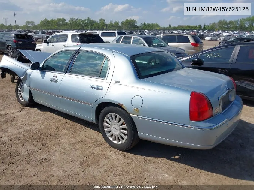 2005 Lincoln Town Car Signature Limited VIN: 1LNHM82W45Y625125 Lot: 39496669