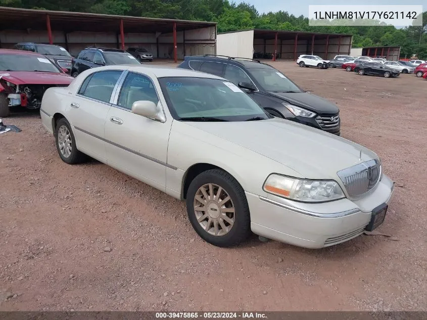 2007 Lincoln Town Car Signature VIN: 1LNHM81V17Y621142 Lot: 39475865