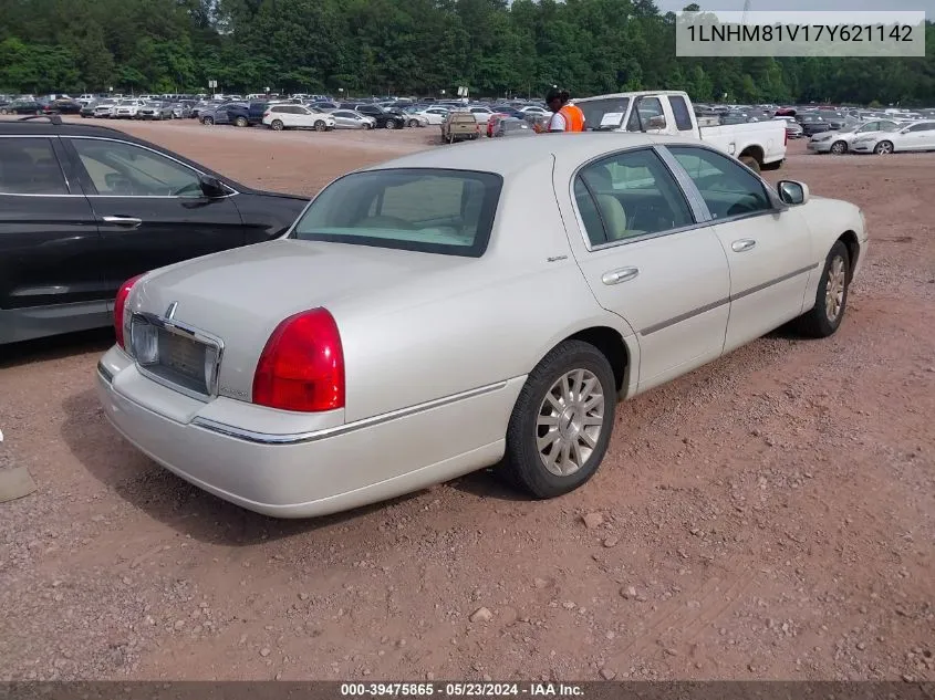 2007 Lincoln Town Car Signature VIN: 1LNHM81V17Y621142 Lot: 39475865