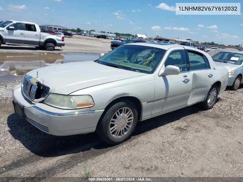 2007 Lincoln Town Car Signature Limited VIN: 1LNHM82V67Y612032 Lot: 39605061