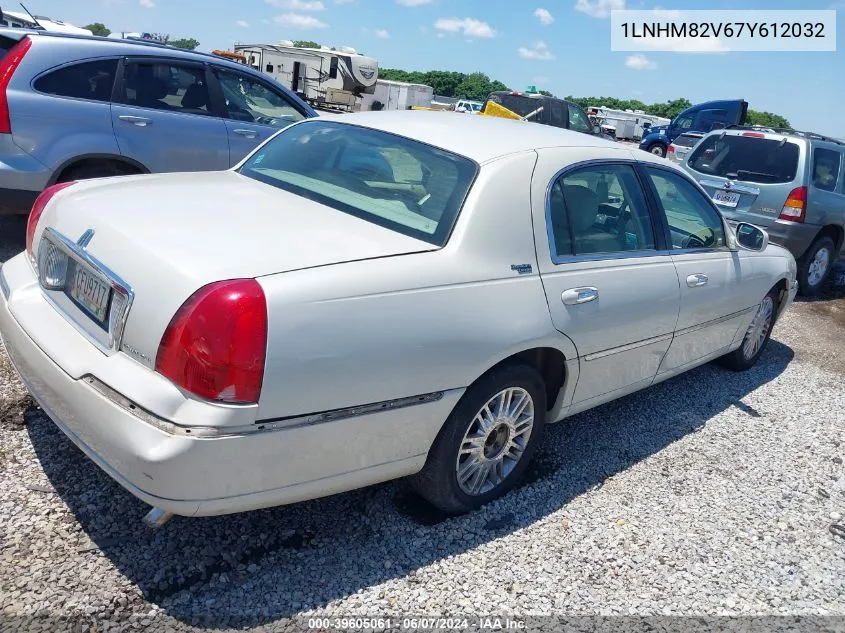 2007 Lincoln Town Car Signature Limited VIN: 1LNHM82V67Y612032 Lot: 39605061