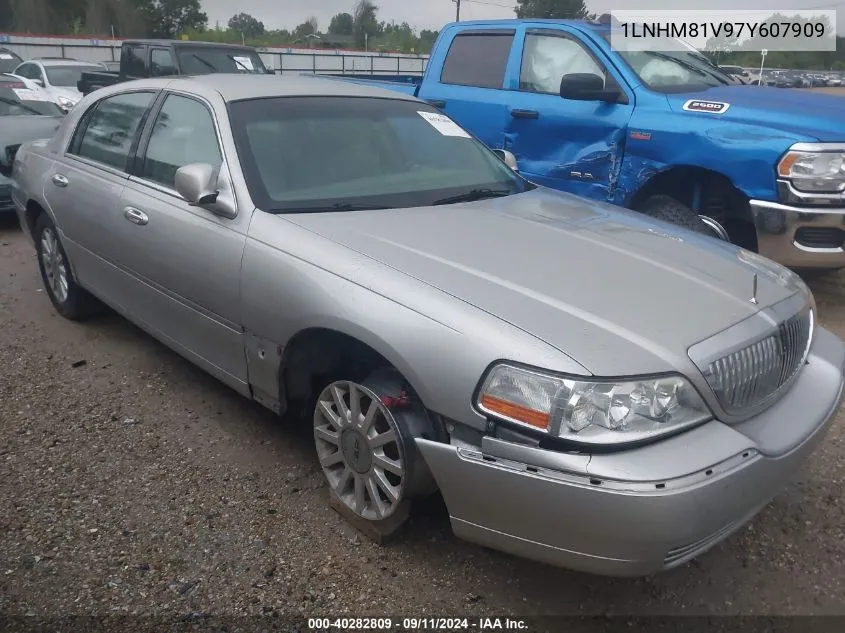 1LNHM81V97Y607909 2007 Lincoln Town Car Signature