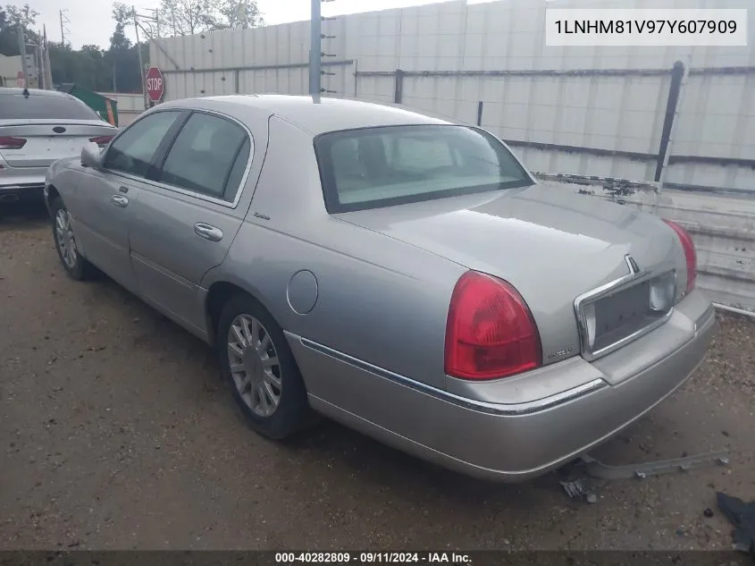 1LNHM81V97Y607909 2007 Lincoln Town Car Signature