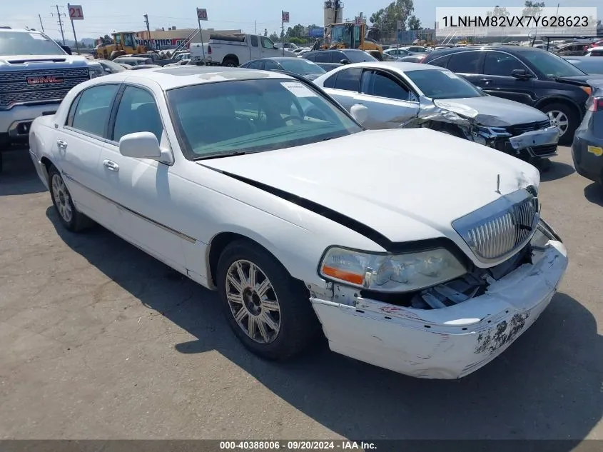 2007 Lincoln Town Car Signature Limited VIN: 1LNHM82VX7Y628623 Lot: 40388006