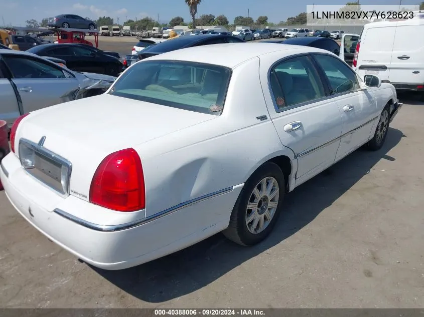 2007 Lincoln Town Car Signature Limited VIN: 1LNHM82VX7Y628623 Lot: 40388006