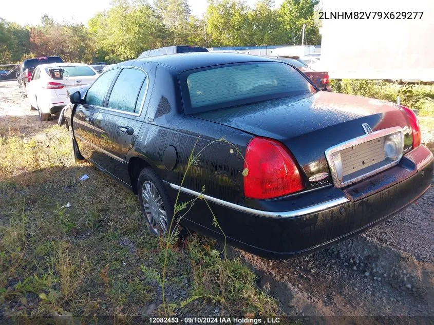 2009 Lincoln Town Car VIN: 2LNHM82V79X629277 Lot: 12082453