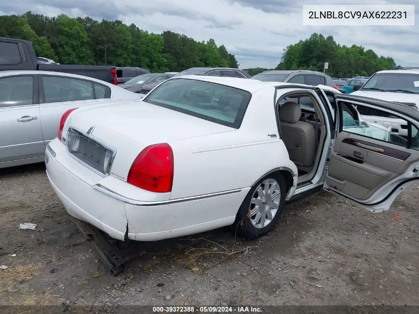 2010 Lincoln Town Car Signature Limited VIN: 2LNBL8CV9AX622231 Lot: 39372388