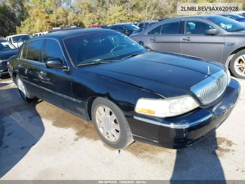 2LNBL8EV9AX620928 2010 Lincoln Town Car Executive L
