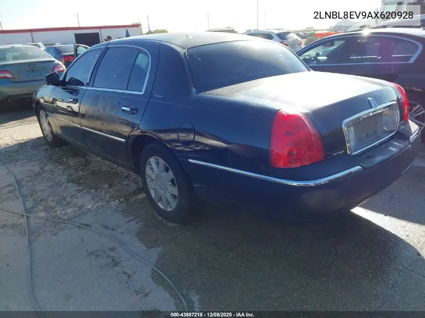 2LNBL8EV9AX620928 2010 Lincoln Town Car Executive L