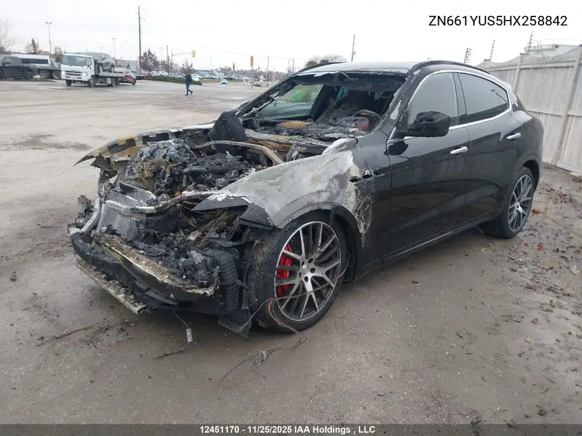 ZN661YUS5HX258842 2017 Maserati Levante S