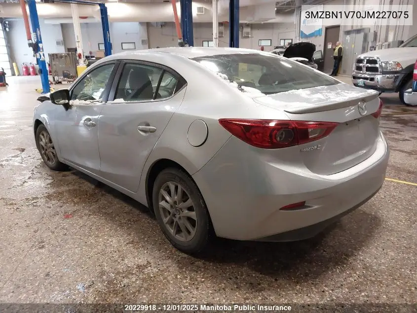 3MZBN1V70JM227075 2018 Mazda Mazda3 Gs Sky