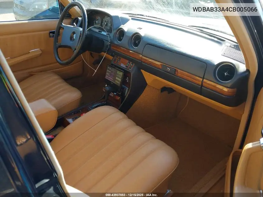 WDBAB33A4CB005066 1982 Mercedes-Benz 300 Dt