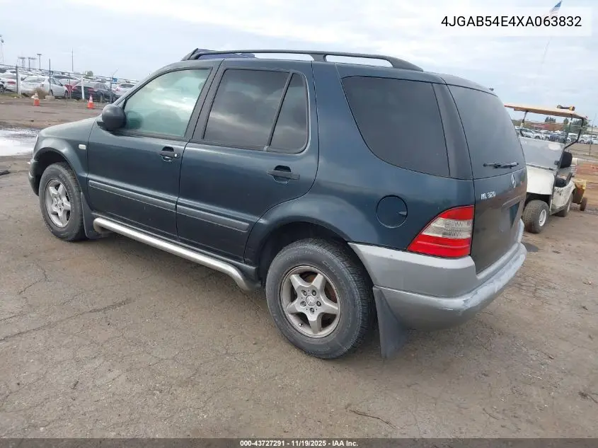 4JGAB54E4XA063832 1999 Mercedes-Benz Ml 320