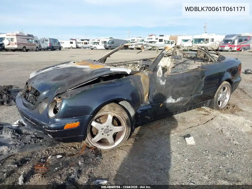 WDBLK70G61T061171 2001 Mercedes-Benz Clk 430