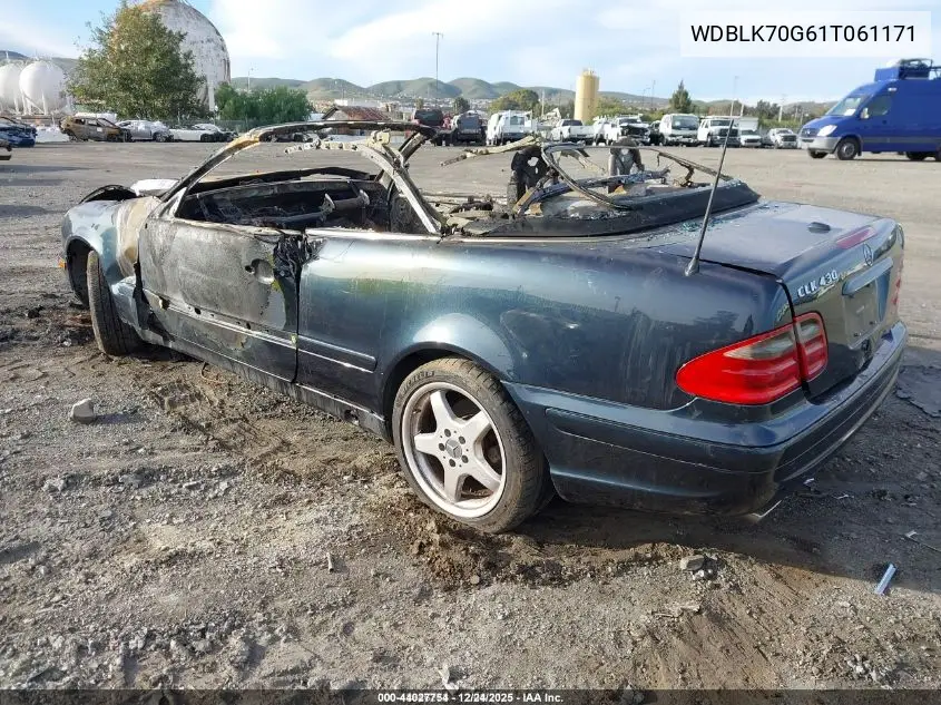 WDBLK70G61T061171 2001 Mercedes-Benz Clk 430