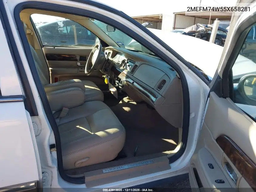 2MEFM74W55X658281 2005 Mercury Grand Marquis Gs