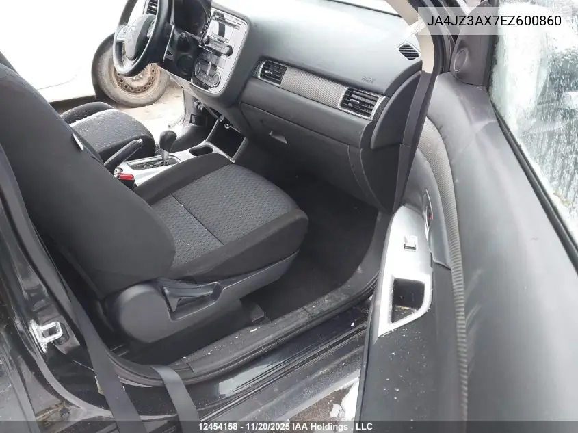 JA4JZ3AX7EZ600860 2014 Mitsubishi Outlander Se