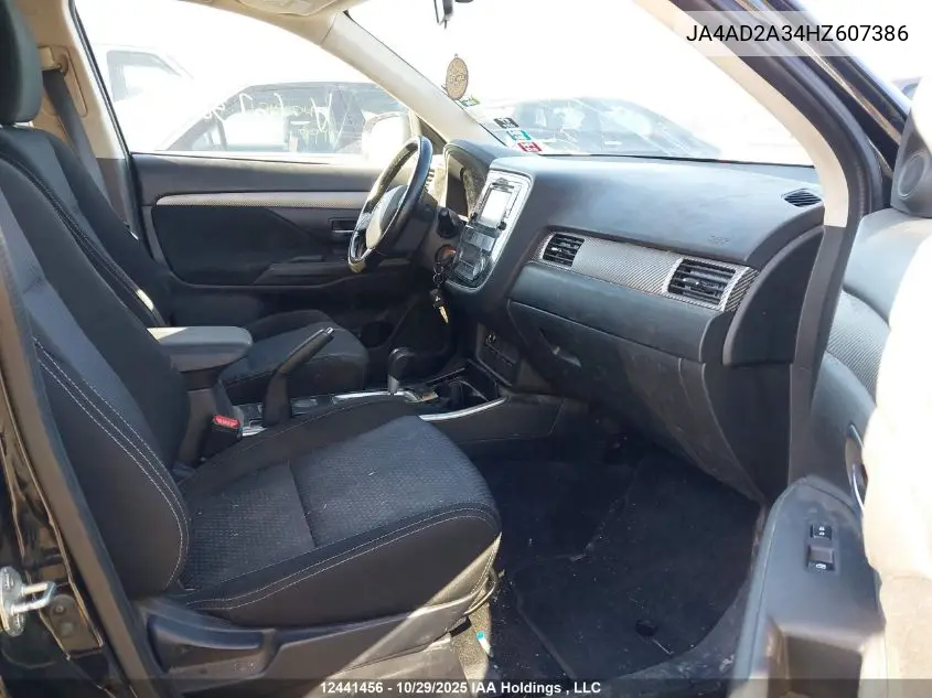 JA4AD2A34HZ607386 2017 Mitsubishi Outlander Es