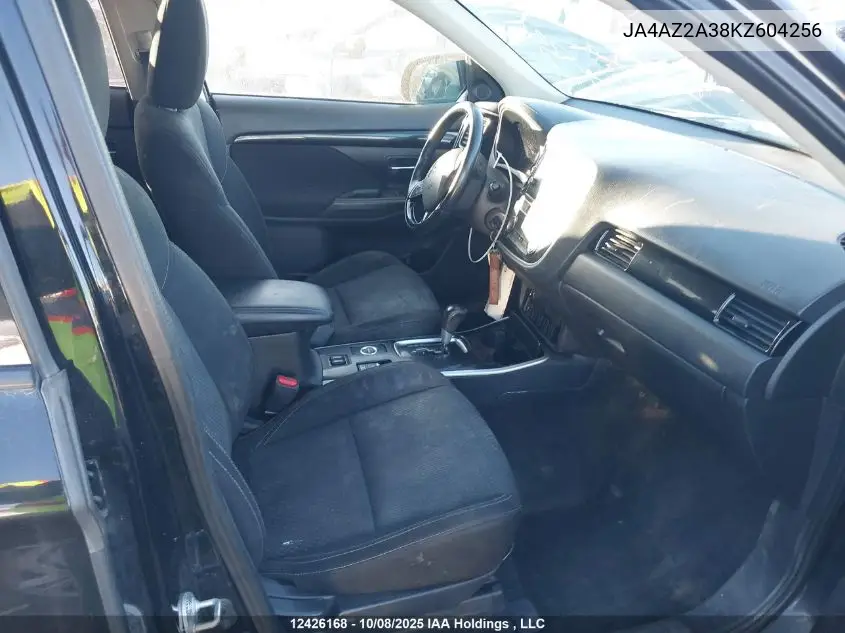 JA4AZ2A38KZ604256 2019 Mitsubishi Outlander Es