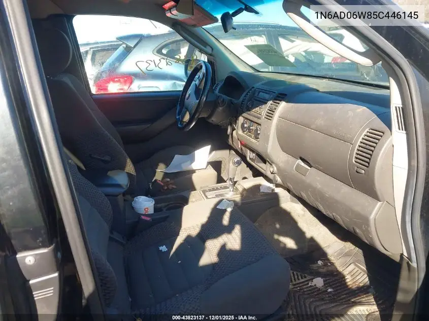 1N6AD06W85C446145 2005 Nissan Frontier Le