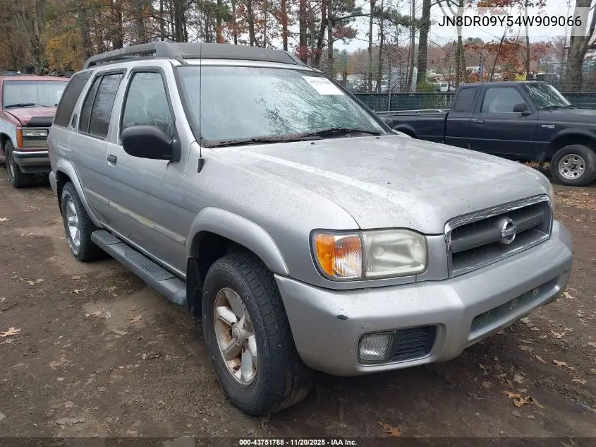 JN8DR09Y54W909066 2004 Nissan Pathfinder Se