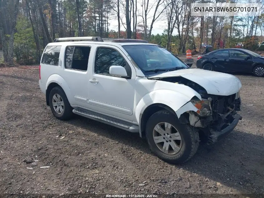 5N1AR18W65C701071 2005 Nissan Pathfinder Le