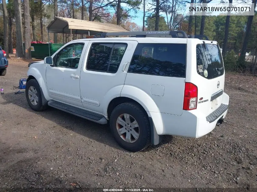 5N1AR18W65C701071 2005 Nissan Pathfinder Le
