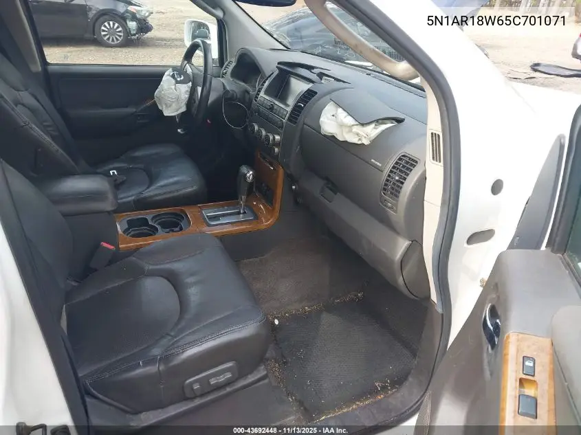 5N1AR18W65C701071 2005 Nissan Pathfinder Le