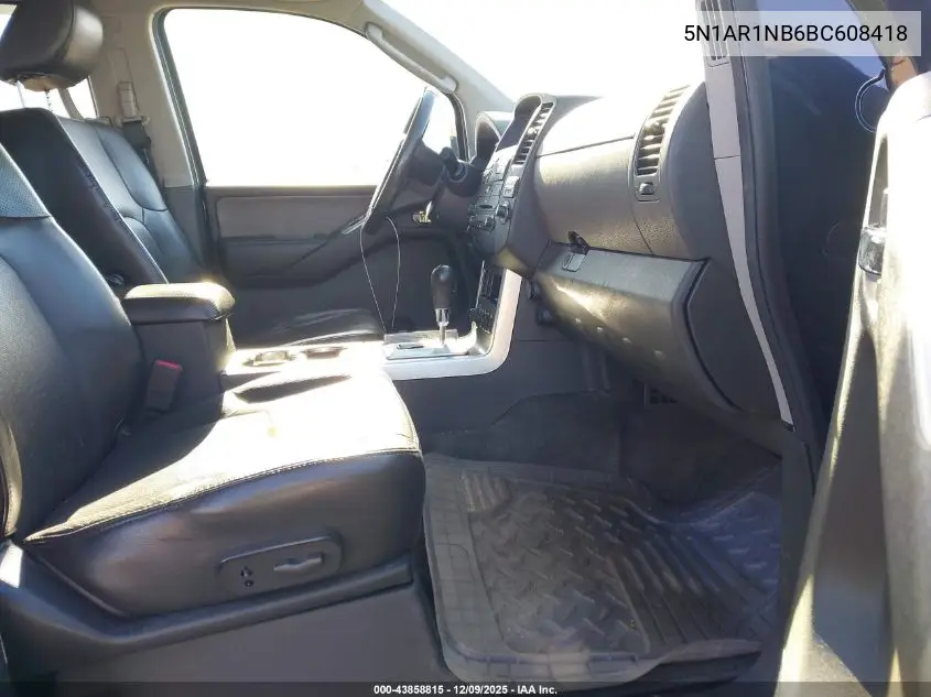 5N1AR1NB6BC608418 2011 Nissan Pathfinder Silver