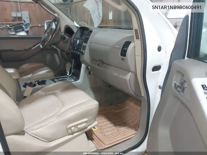 5N1AR1NB9BC600491 2011 Nissan Pathfinder Silver