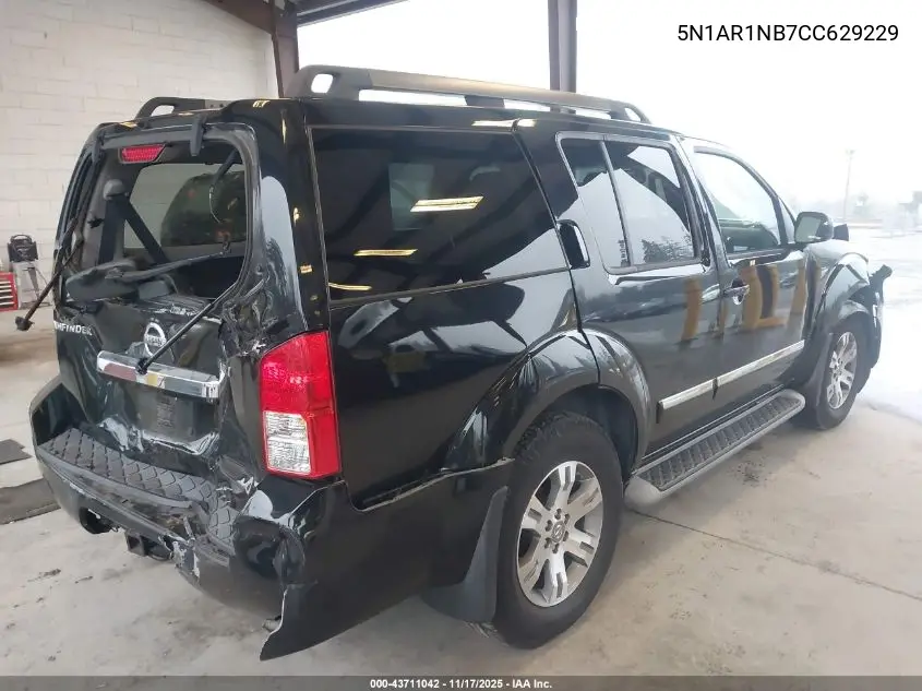 5N1AR1NB7CC629229 2012 Nissan Pathfinder Silver
