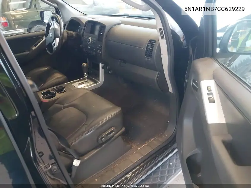 5N1AR1NB7CC629229 2012 Nissan Pathfinder Silver