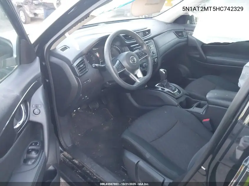 5N1AT2MT5HC742329 2017 Nissan Rogue S