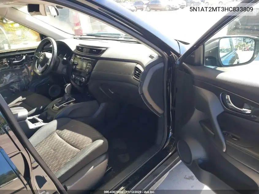 5N1AT2MT3HC833809 2017 Nissan Rogue Sv
