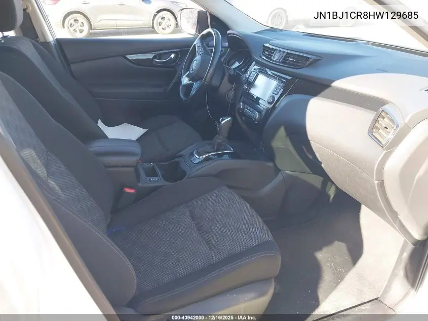 JN1BJ1CR8HW129685 2017 Nissan Rogue Sport Sv