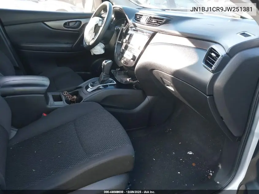 JN1BJ1CR9JW251381 2018 Nissan Rogue Sport S