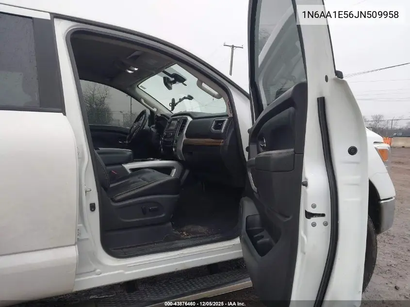 1N6AA1E56JN509958 2018 Nissan Titan Sl