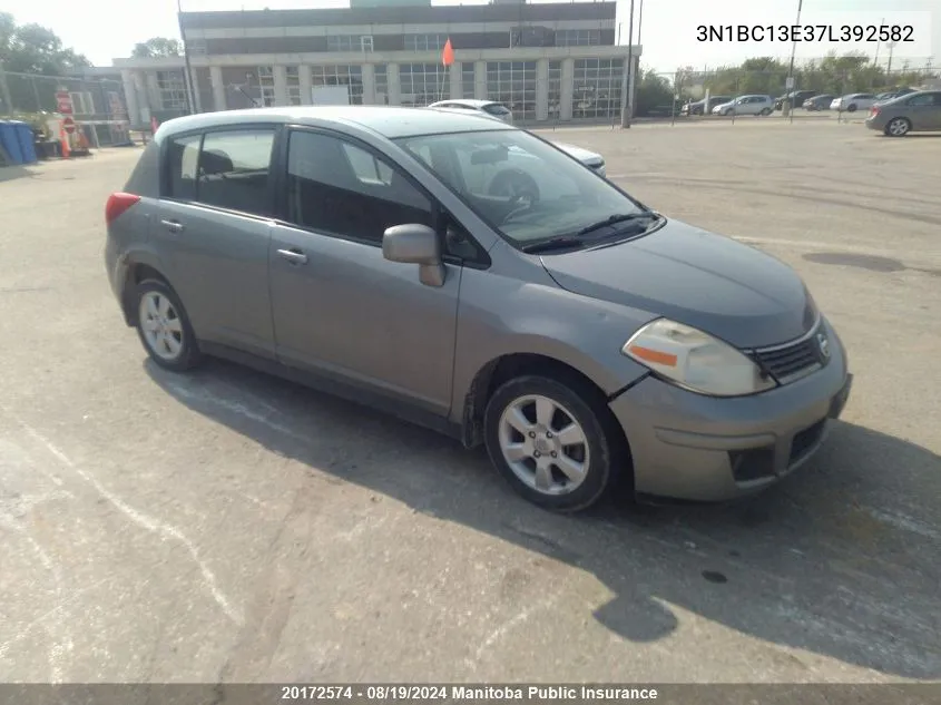 2007 Nissan Versa 1.8 Sl VIN: 3N1BC13E37L392582 Lot: 20172574