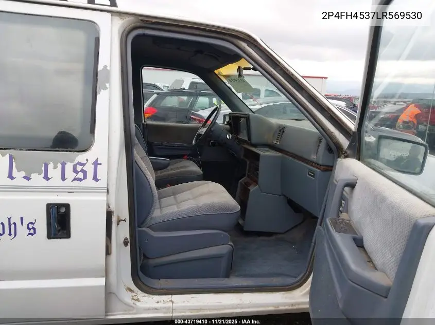 2P4FH4537LR569530 1990 Plymouth Voyager Se