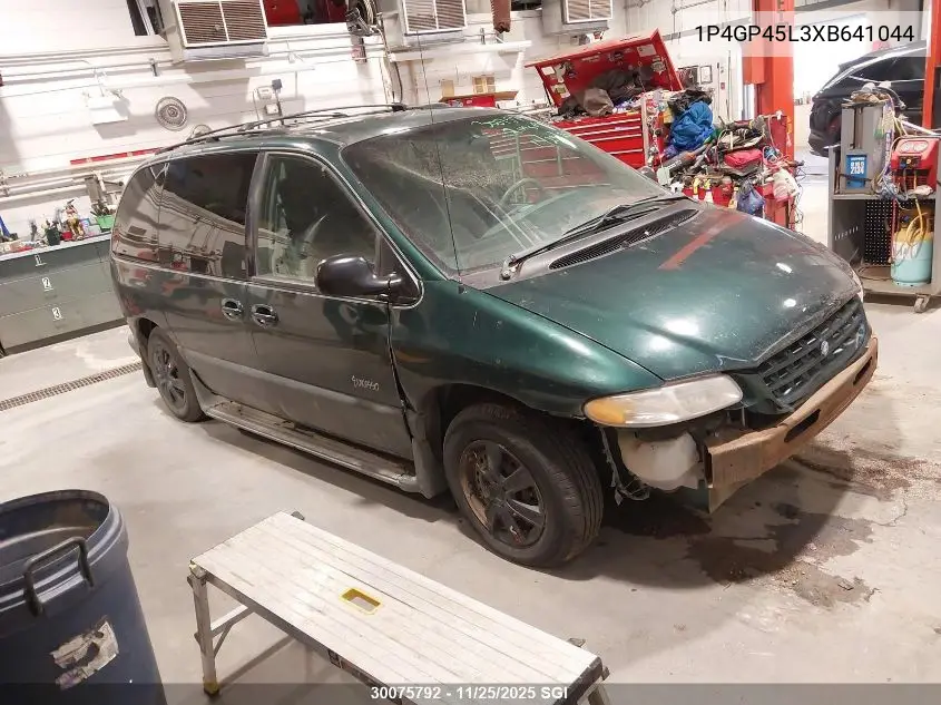 1P4GP45L3XB641044 1999 Plymouth Voyager Se/Expresso