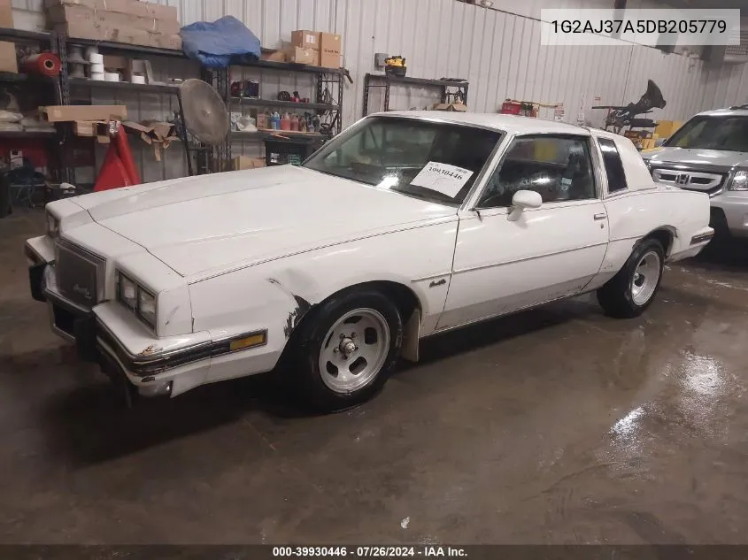 1983 Pontiac Grand Prix VIN: 1G2AJ37A5DB205779 Lot: 39930446