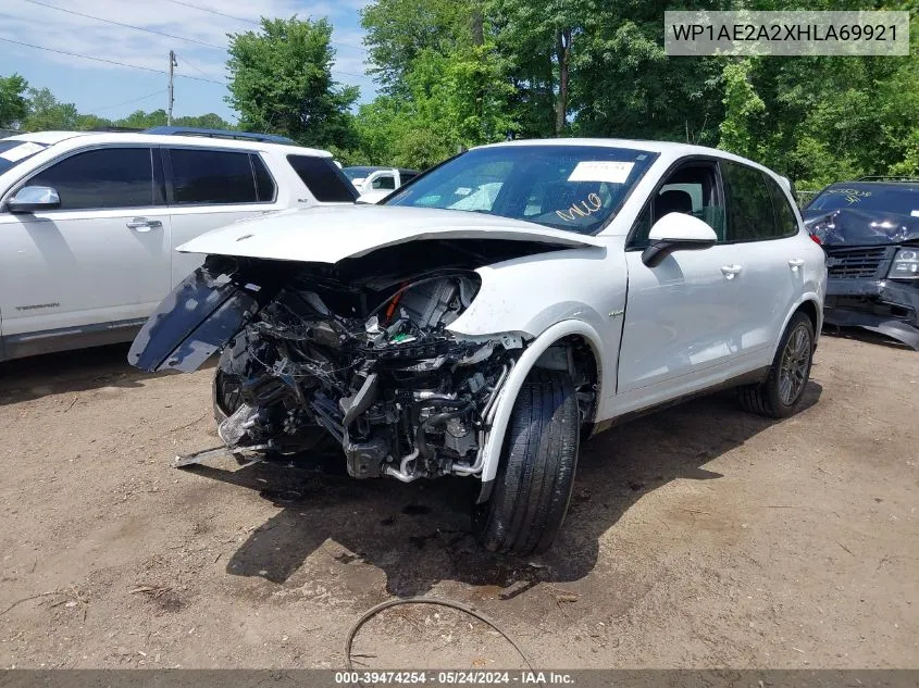 2017 Porsche Cayenne E-Hybrid S Platinum Edition VIN: WP1AE2A2XHLA69921 Lot: 39474254