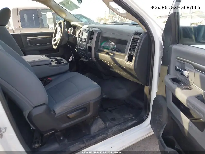 3C6JR6DGXHG687006 2017 Ram 1500 Tradesman 4X2 8' Box