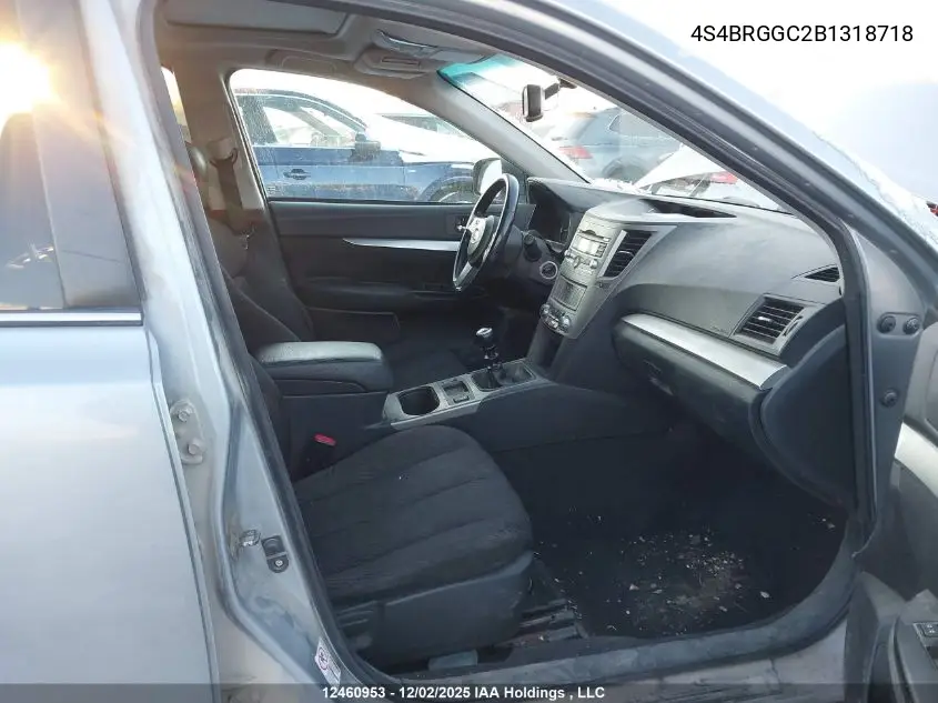 4S4BRGGC2B1318718 2011 Subaru Outback 2.5I Premium