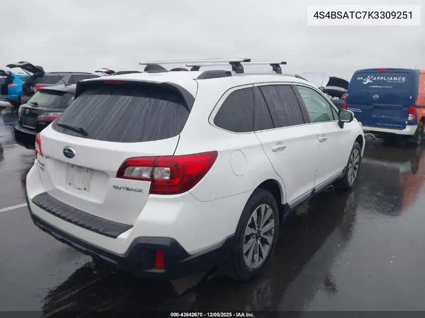 4S4BSATC7K3309251 2019 Subaru Outback 2.5I Touring