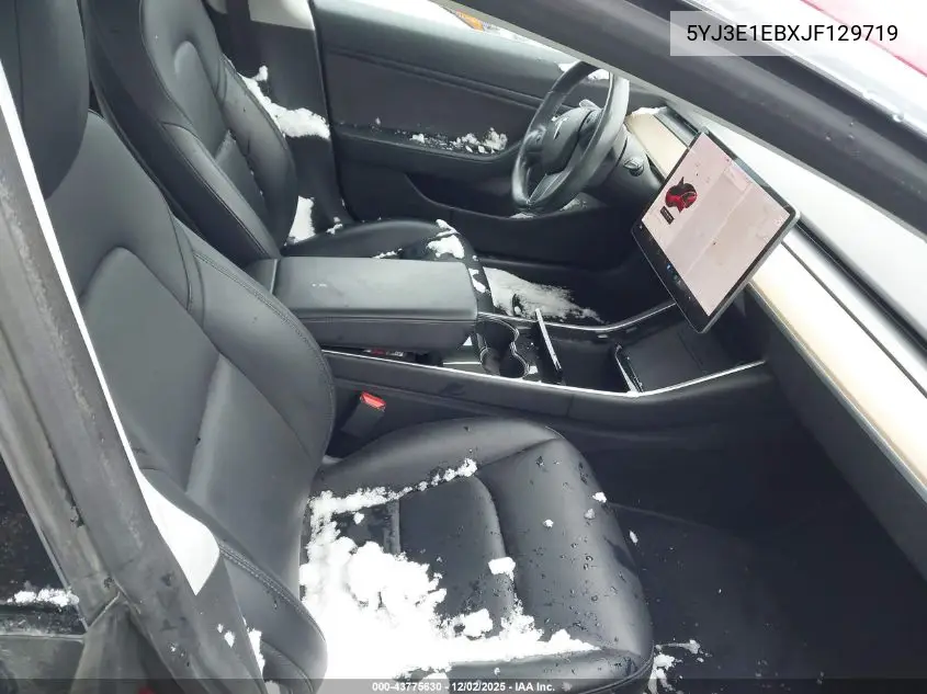 5YJ3E1EBXJF129719 2018 Tesla Model 3 Long Range/Performance