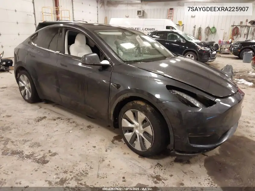 7SAYGDEEXRA225907 2024 Tesla Model Y Long Range Dual Motor All-Wheel Drive
